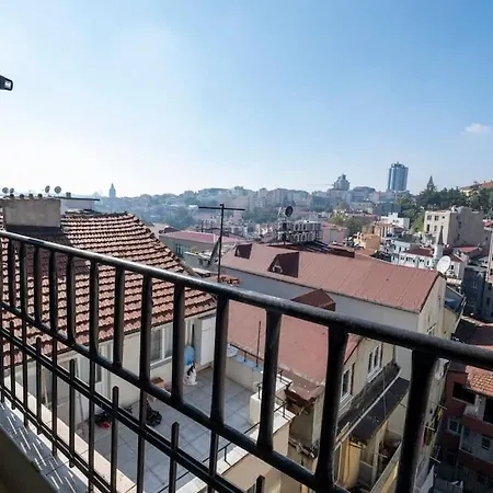High-ceiling Three-bedroom * Istambul