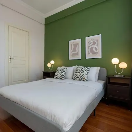 High-ceiling Three-bedroom