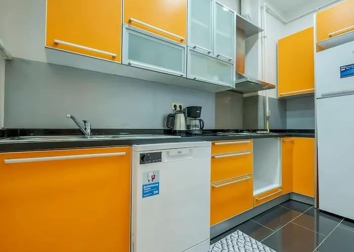 High-ceiling Three-bedroom Appartement