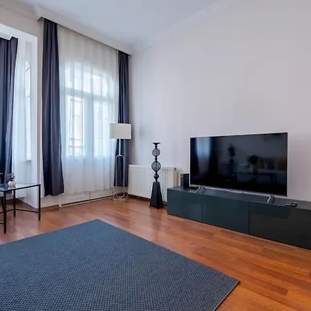 High-ceiling Three-bedroom *