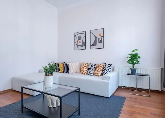 High-ceiling Three-bedroom Apartamento
