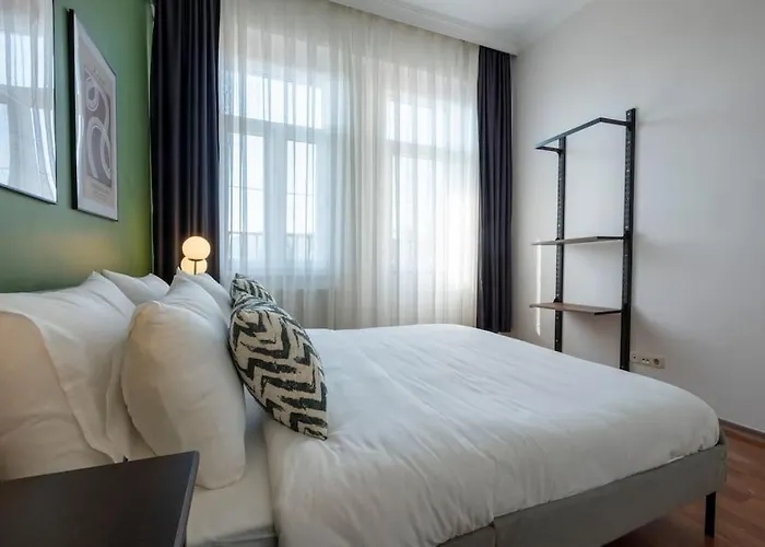 High-ceiling Three-bedroom Apartamento Istambul