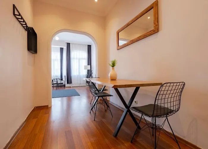 High-ceiling Three-bedroom