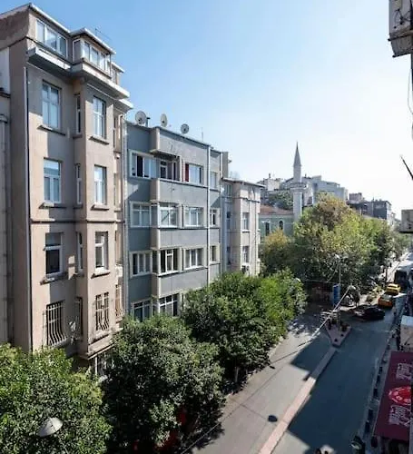 High-ceiling Three-bedroom Apartamento *