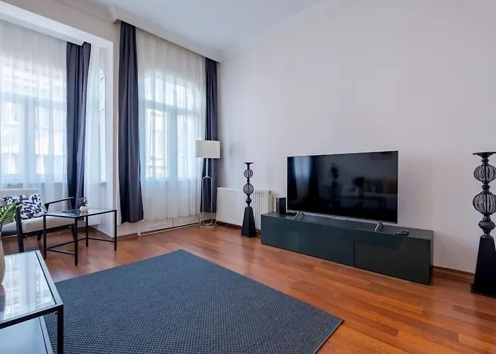 High-ceiling Three-bedroom *